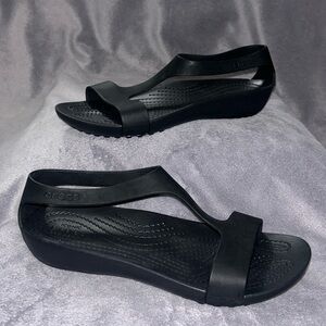 Crocs‎ Women's Serena Slip On Open Toe Sandals Black- Size 4